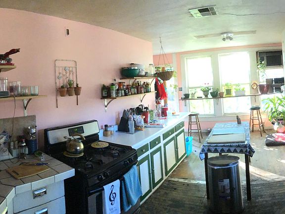 4th image of 508 W Magnolia Ave