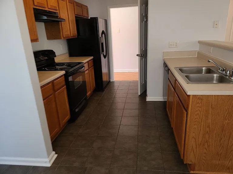 363 Greystone Pkwy — Photo 4