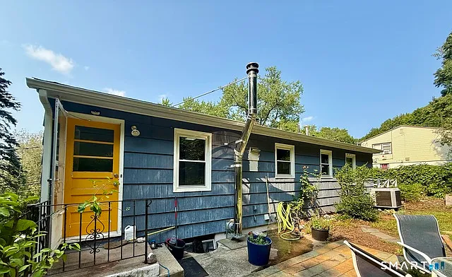3 bed, 1040 sqft, $2,500 — Photo 2