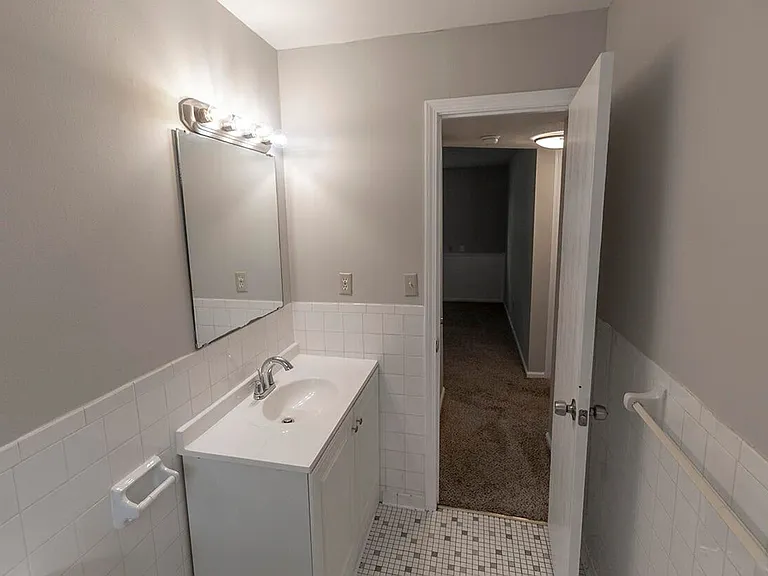 2916 Leeway Dr #B — Photo 12