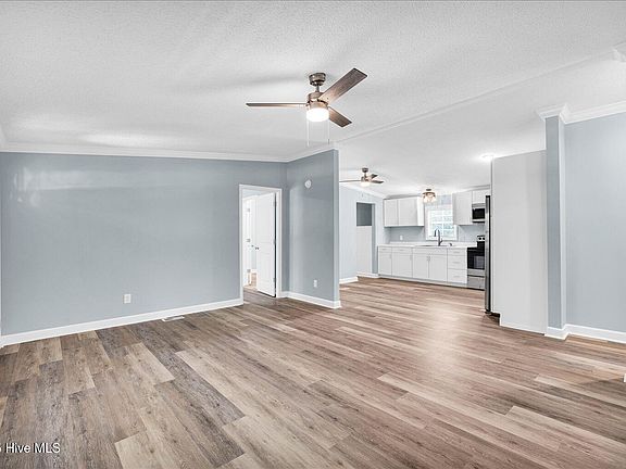 3rd image of 8780 N Fork Way NE