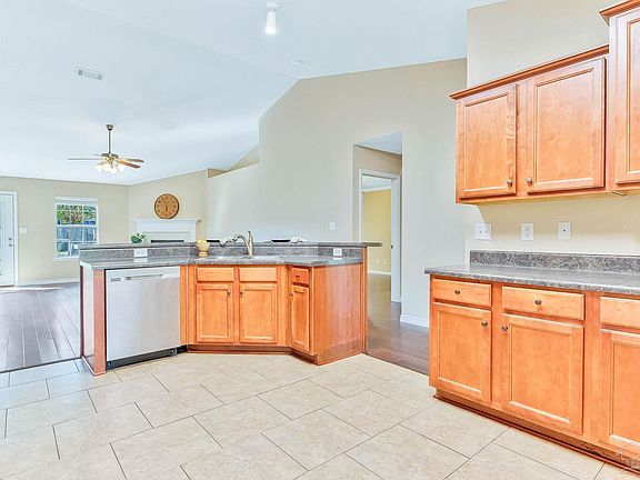 2nd image of 750 Mohegan Cir