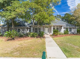 454 Carmargue Ln, Biloxi, MS 39531