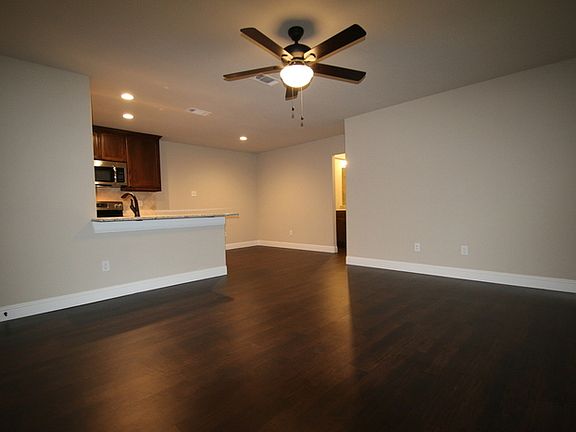 5th image of 8147 Arbor Ave