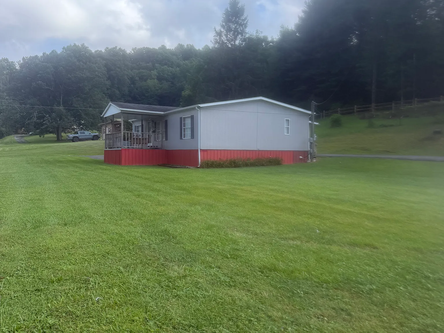 3 bed, 1008 sqft, $1,200 — Photo 2