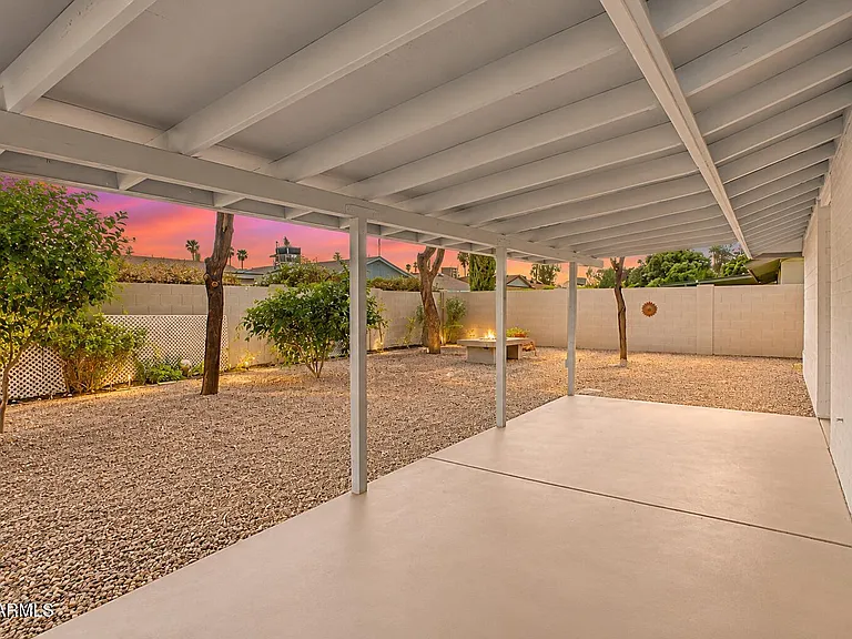 8219 E Valley View Rd — Photo 27