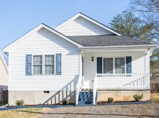 833 Frye St, Waynesboro, VA 22980