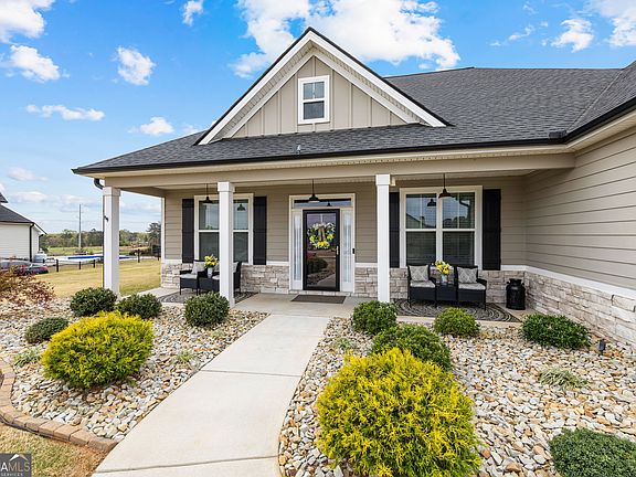 5th image of 135 Graceton Farms Dr