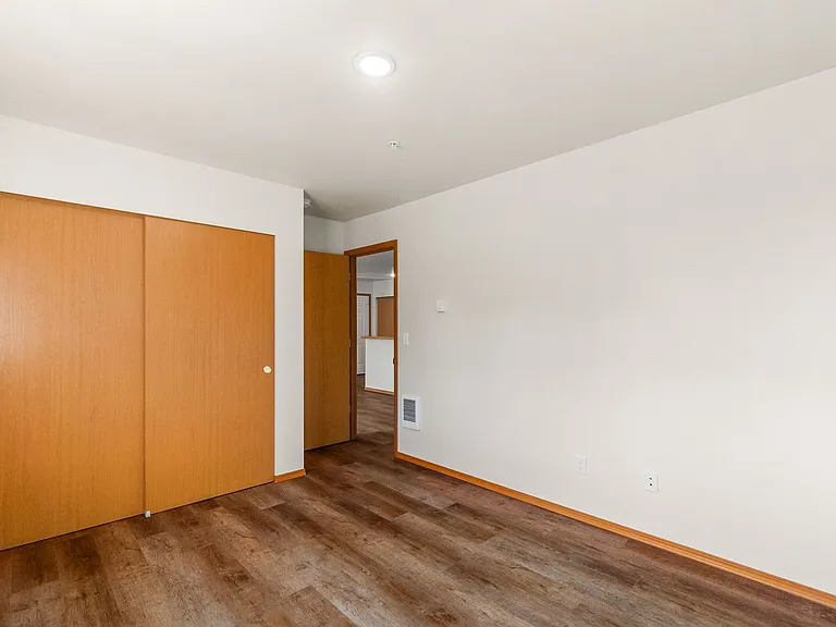 505 Minnesota St N — Photo 31