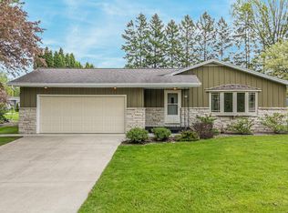 324 S Parkway Dr, Brillion, WI 54110