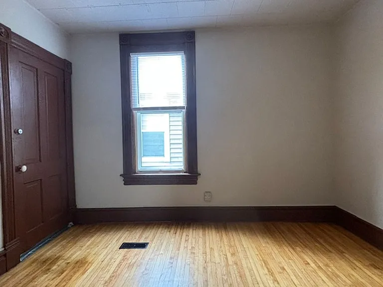 375 Erie Street — Photo 26