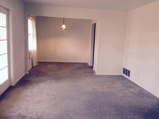 5th image of 996 Chatham Ln APT G