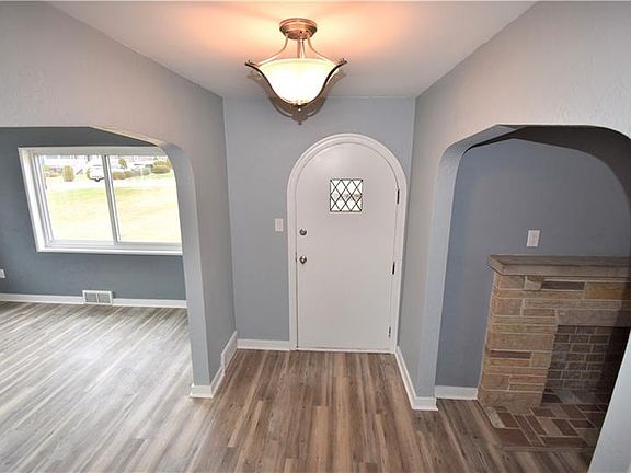 3rd image of 1838 Highland Ave