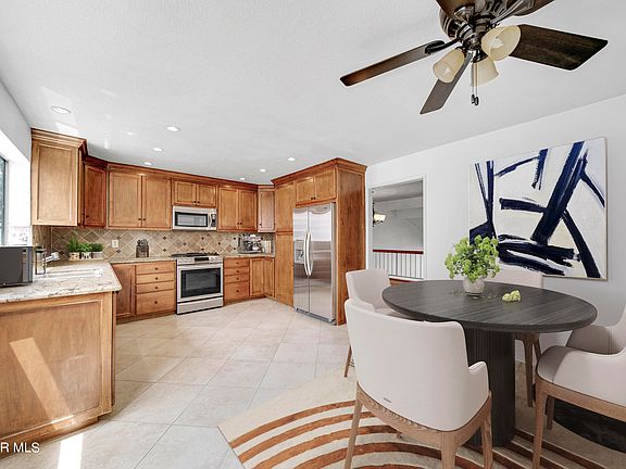 5th image of 21535 Erwin St Unit 113