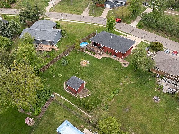 3rd image of 2631 Waveland Dr NW