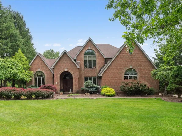 26 Indian Fields Trl, Lower Burrell, PA 15068