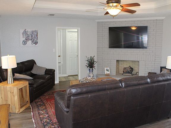 3rd image of 5906 Deerwood Dr