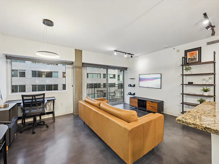 800 Brazos St #1002 — Photo 6