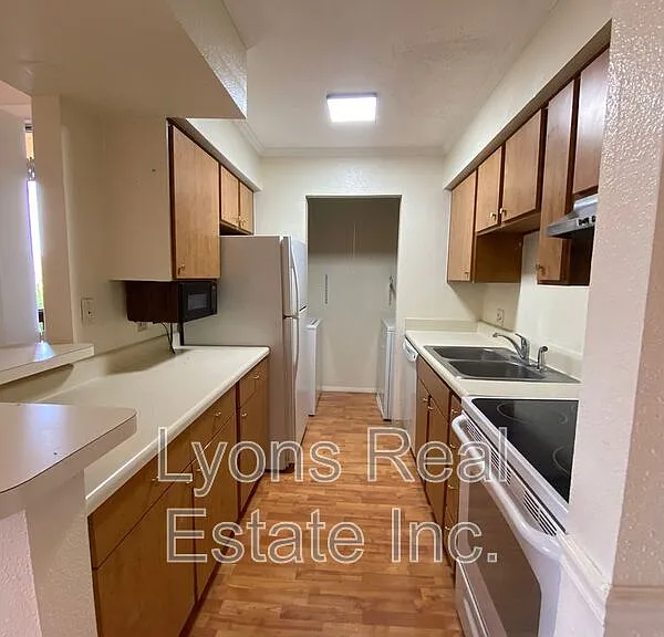 2855 Winkler Ave #124 — Photo 26