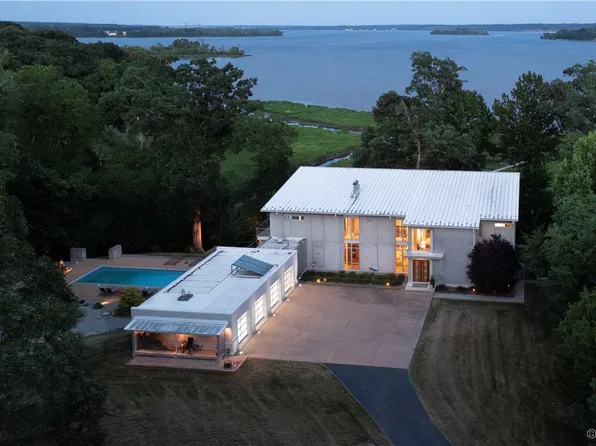 13721 Allied Rd, Chester, VA 23836