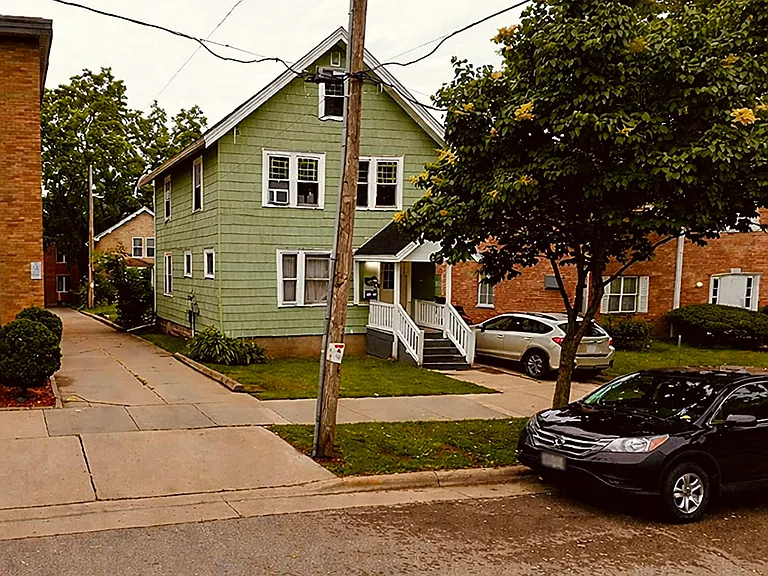 517 W Doty St #2 — Photo 4