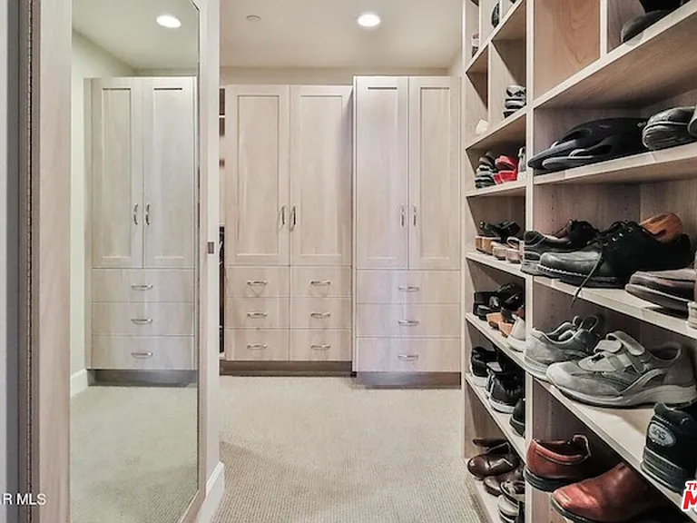 900 W Olympic Blvd #34D — Photo 30