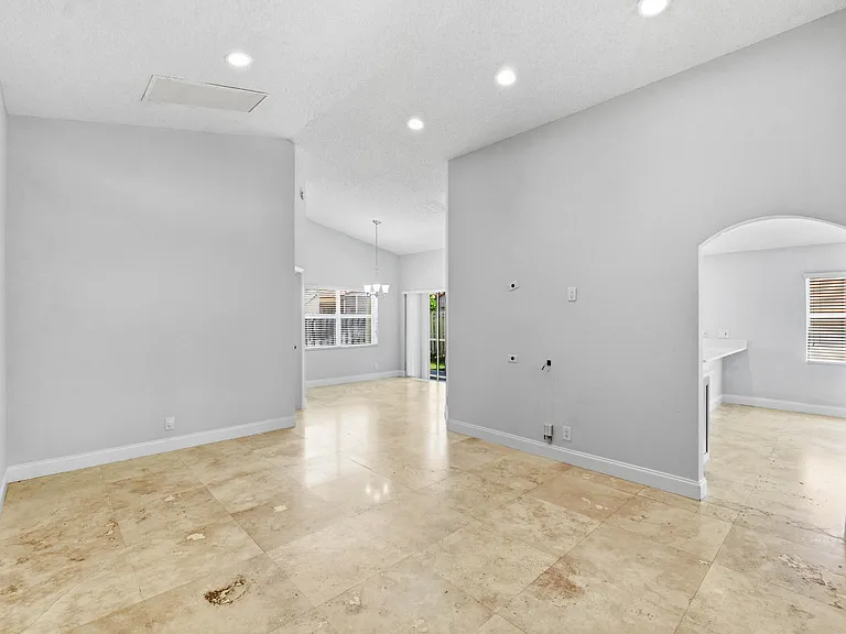 10781 Cypress Lake Ter — Photo 5
