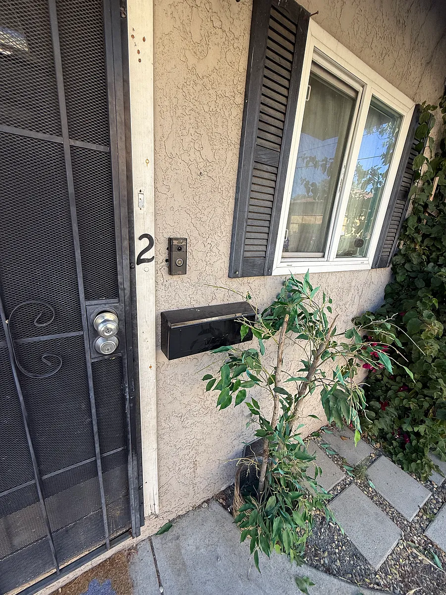 Building Photo - 2237 Hillsborough Ct #3
