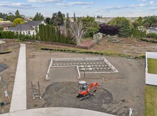 706 N Thrush Ct, Moses Lake, WA 98837