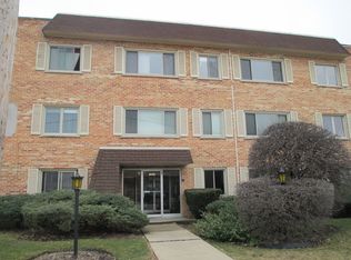 1525 Thacker St #2D, Des Plaines, IL 60016