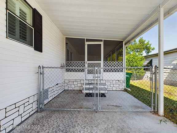 3rd image of 564 Tarpon Dr