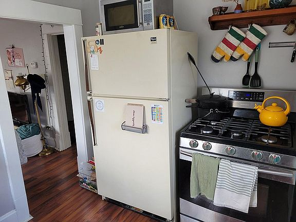 4th image of 617 Ethel Ave SE