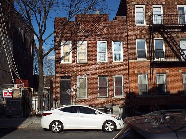 2nd image of 179 Milford St #15
