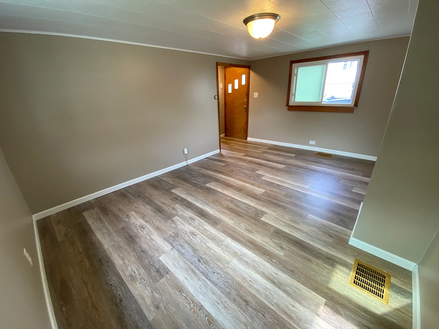 2 bed, $1,095 — Photo 3