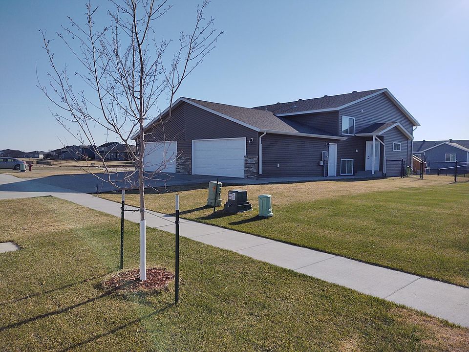1st image of 2160 Admiral Dr W