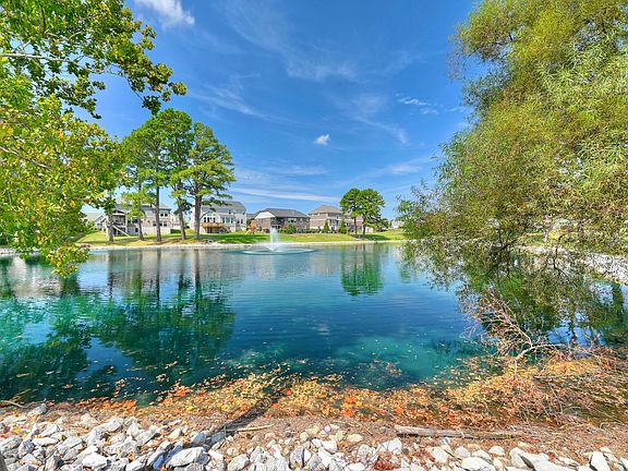 4th image of 871 Cliffrose Ct