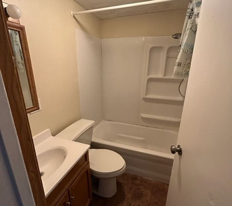 1st image of 690 Rock Island Ave APT 4
