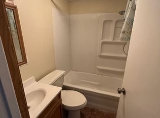 690 Rock Island Ave APT 4, Martensdale, IA 50160