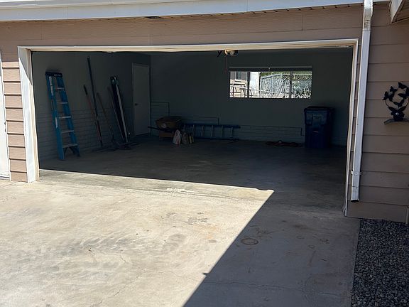 2nd image of 2533 Fremont Dr
