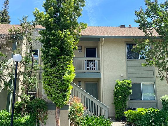 2nd image of 1050 Summershore Ct #119