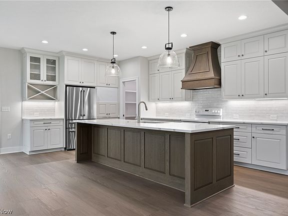 3rd image of 960 Heartridge Dr