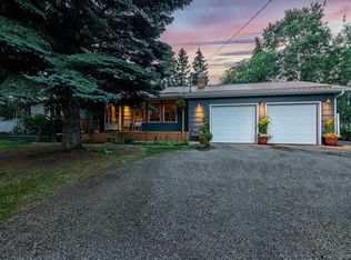 4444 W 50th St, Sylvan Lake, AB T4S 1L6