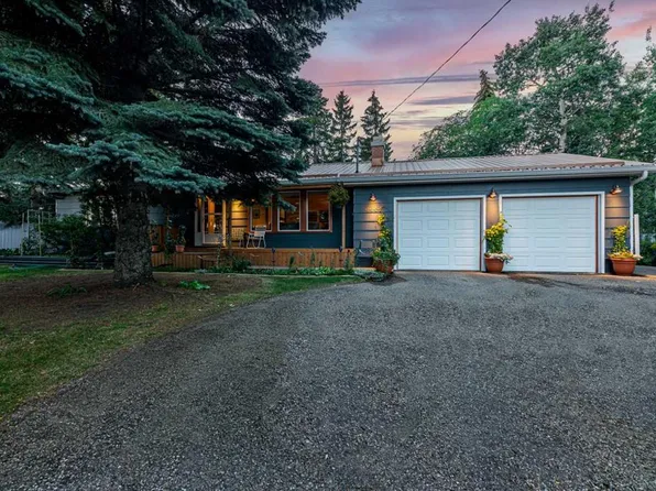 4444 W 50th St, Sylvan Lake, AB T4S 1L6