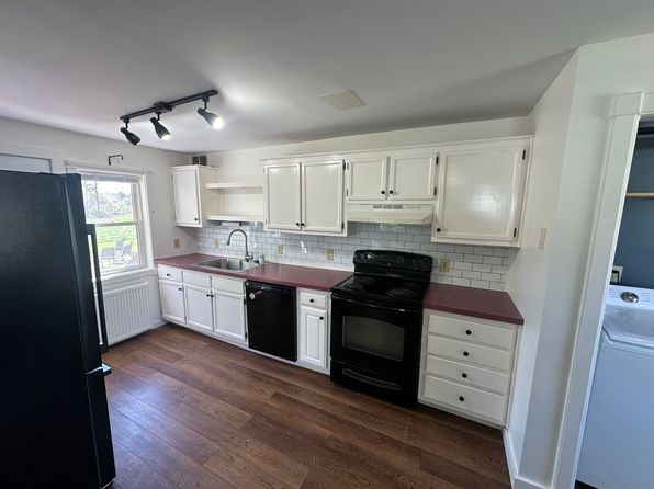 10 Denny Rd #1