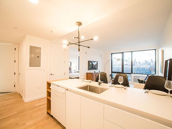5th image of 4115 23rd St APT 4B