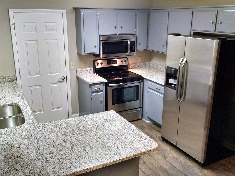 1st image of 4907 Cloverhill Dr