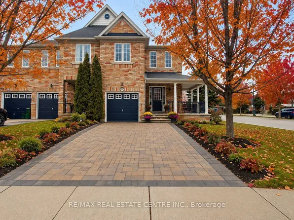 3941 Stardust Dr, Mississauga, ON L5M 8A4