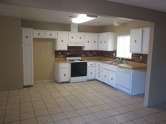 2nd image of 705 Dolores Dr