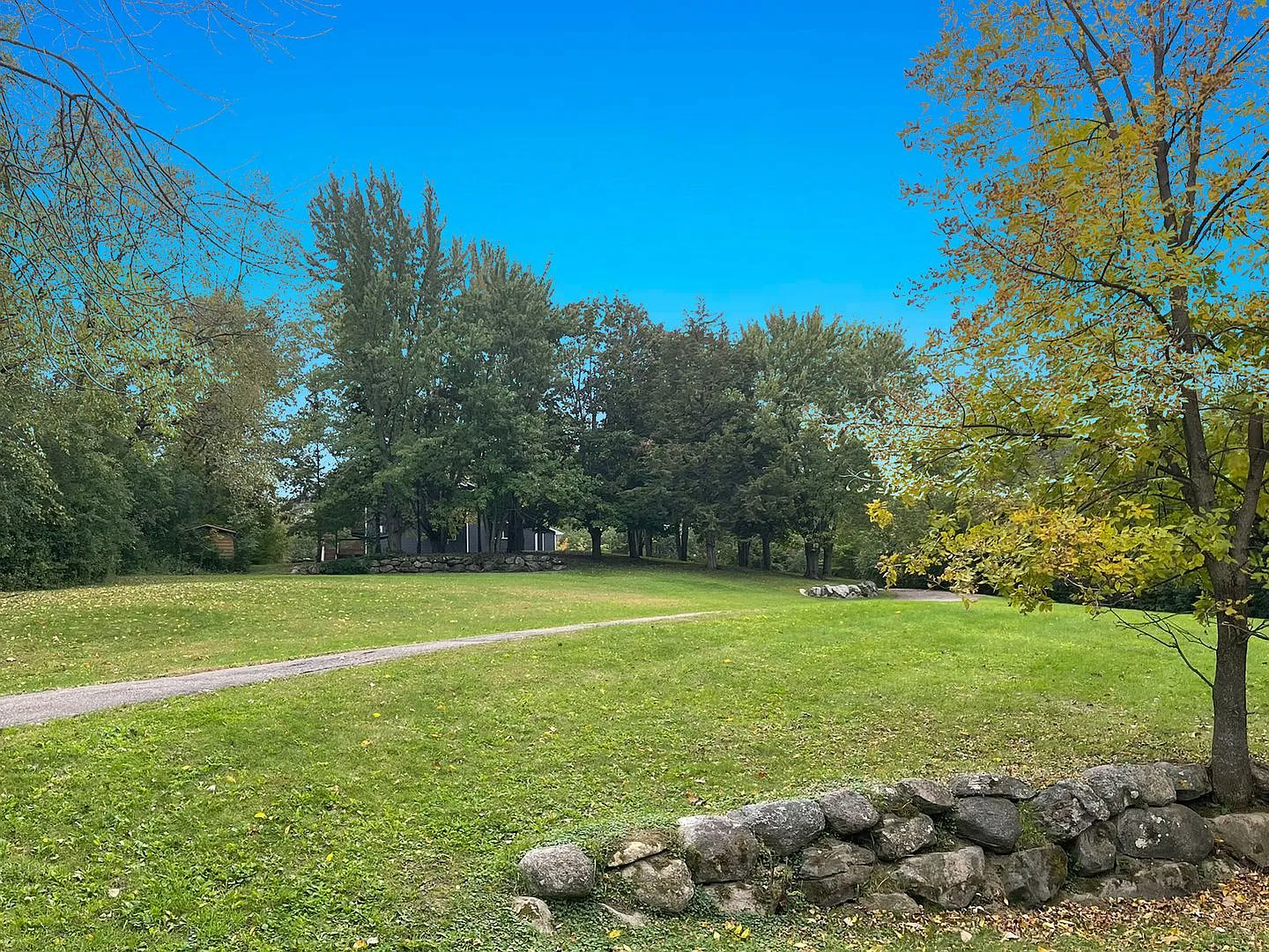 Newly Remodeled Estate Home on 5 Wooded Acres in the Middle of Plymouth! 2 Fireplaces, Vaults, Gr... — Photo 3