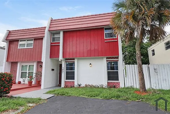 5 bed, 1760 sqft, $4,277 — Photo 2